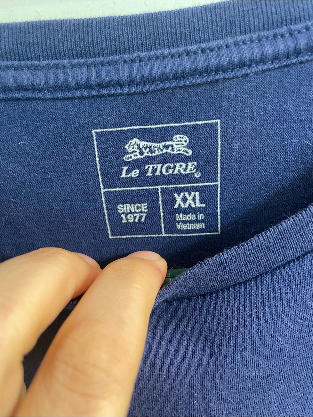 Le Tigre Men’s XXL Navy Embroidered Tiger Logo T-Shirt 100% Pima Cotton Crew - Picture 5 of 5